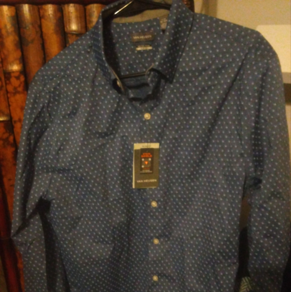 Van heusen long sleeve stain resistant no tuck dress shirt Large